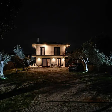 Maximos Villa