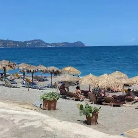 Villa Maximos *
